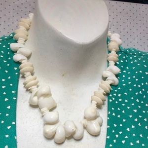Whiteshell retro necklace